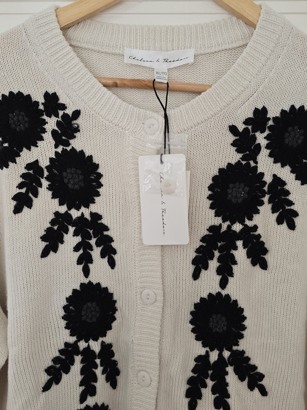 Chelsea & Theodore Cream Cardigan Sweater with Black Floral Embroidery, xl, Nwt